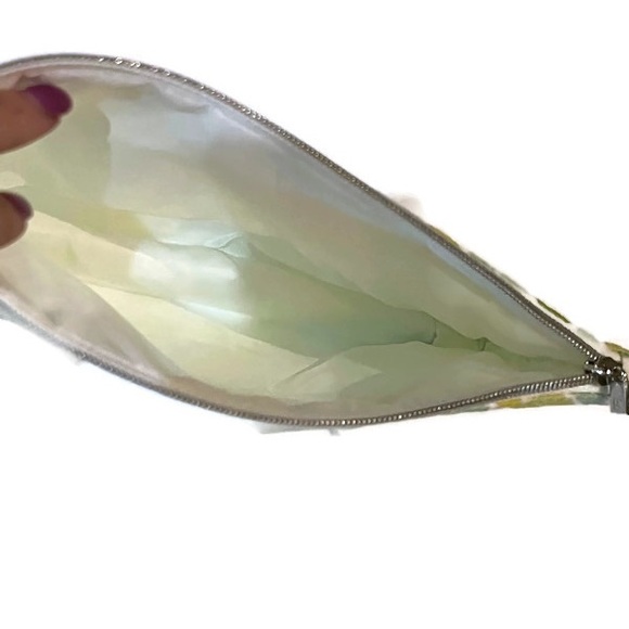 CLINIQUE SIGNATURE C GREEN AND YELLOW MAKEUP COSMETIC BAG - Picture 5 of 5